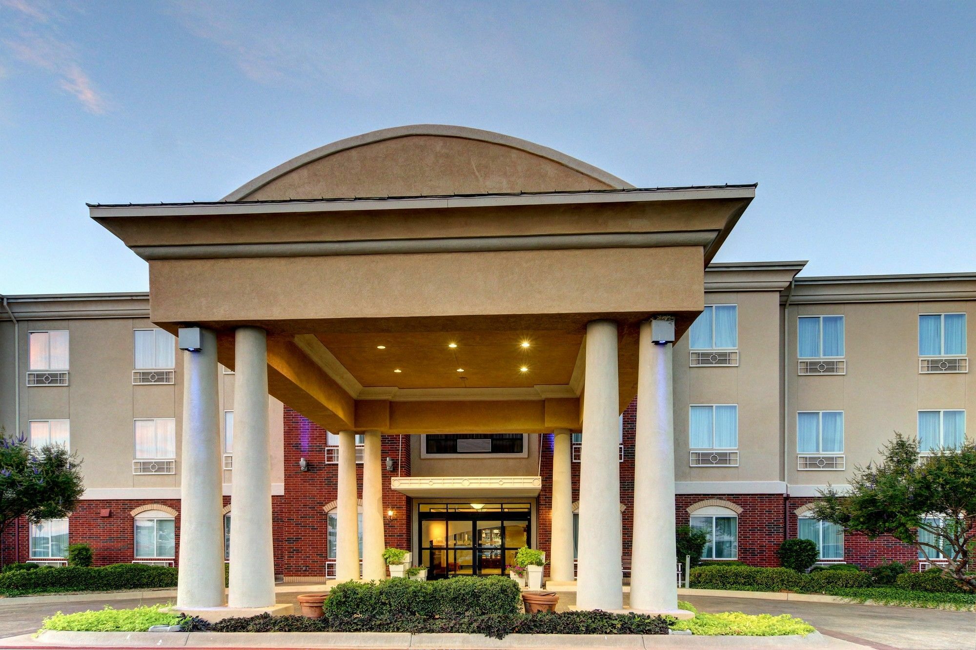 Holiday Inn Express San Angelo By Ihg Exterior photo